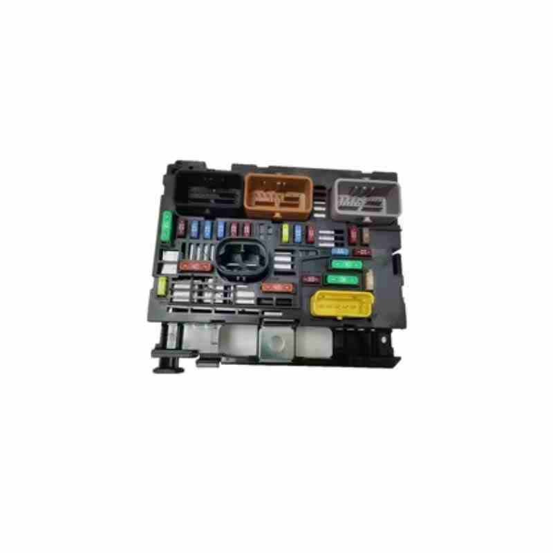جعبه فیوز داخل موتور لندکروز اتاق 100